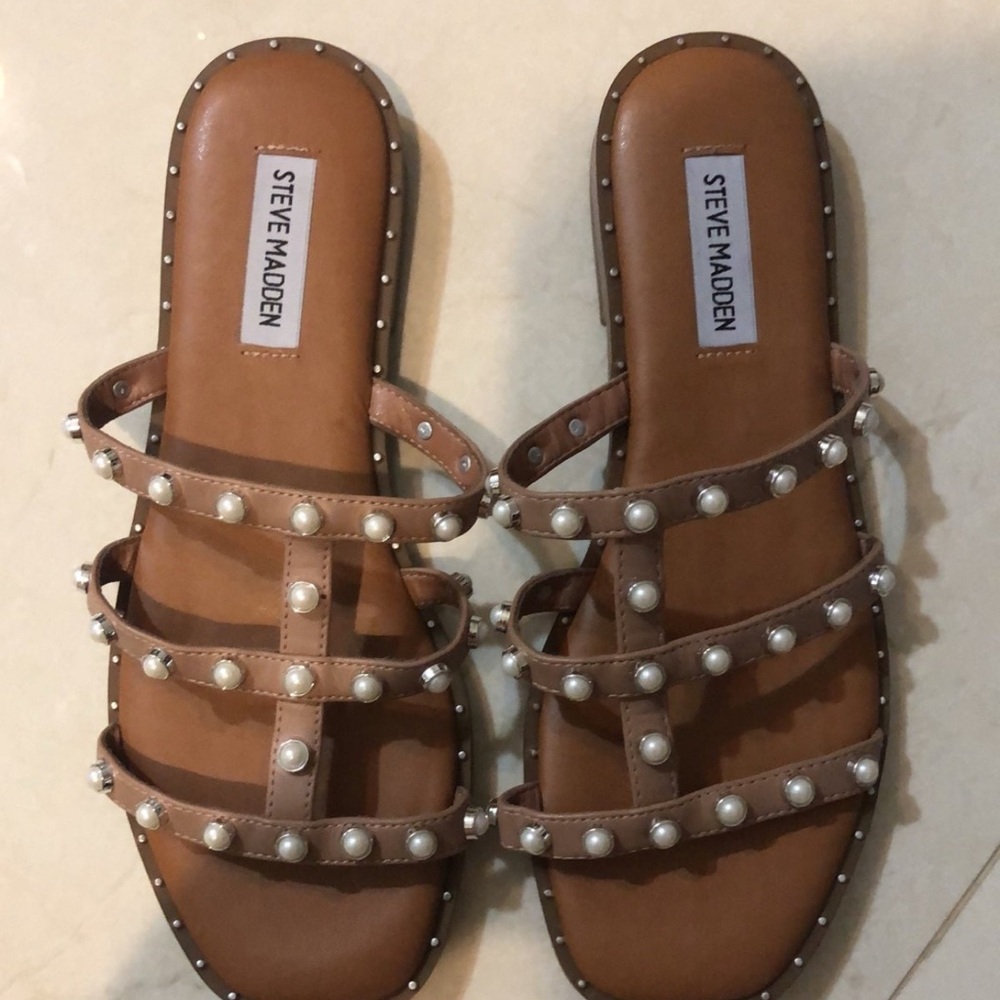 Steve Madden Brown Pearl Studded Sandals